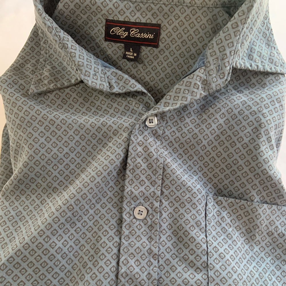 Oleg Cassini silk blue geometric print men’s button down size L